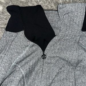 Lulu quarter zip / sweatshirt
